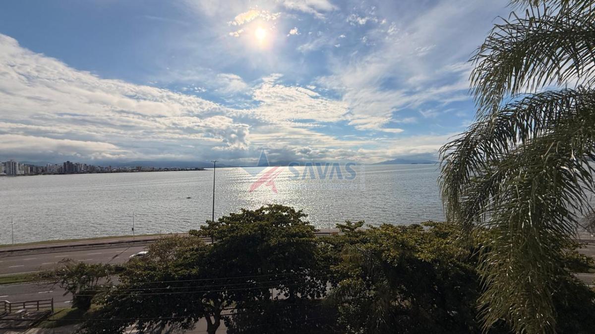 AMPLO 3 DORMITÓRIOS - FRENTE MAR - VISTA PANORÂMICA